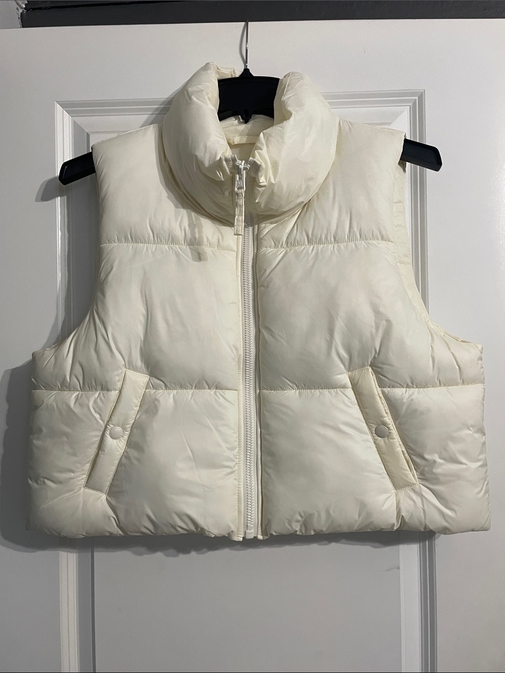 NEW! Cropped American Eagle Cream Puffer Vest Size XL NWT